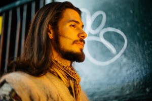 Premiere: Skye Steele - Growing SOng